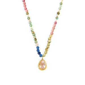 Collier en acier inoxydable plaqué or PVD avec perles colorées et pendentif opale poire
