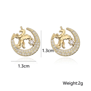 Orecchini a cerchio in oro con unicorno e luna con zirconi, dimensioni 1,3 cm x 1,3 cm