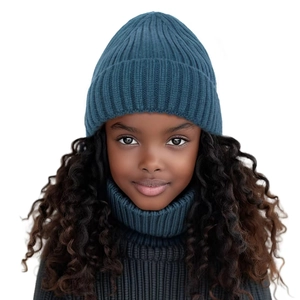 Vue de face du bonnet en maille côtelée bleu canard pour enfant, texture d'hiver