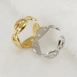 Anillo abierto minimalista de grano de café en oro de 18 quilates y plata fina