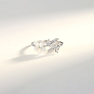 Elegant S925 sterling silver open ring with white flower and marquise zircon leaves