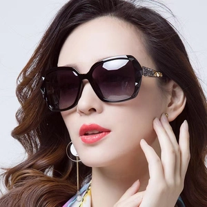 Oversized Square Sunglasses For Women PC Frame Gradient Lens UV385 Protection Vacation Fashion Vintage Trendy Style
