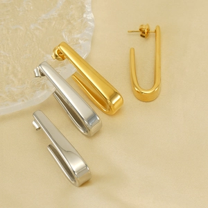 Boucles d'oreilles en acier titane en forme de U en or et argent sur soie