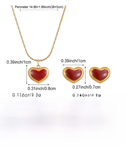 Detailed size and weight specifications for gold heart necklace and earring jewelry set