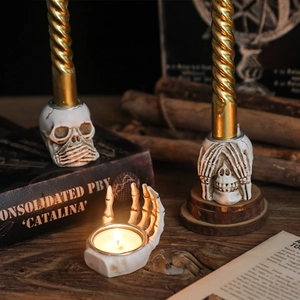 Skeleton Candle Holder Resin Gothic Skull Figurine Halloween Desktop Decor Retro Creative Hand Palm Table Ornament