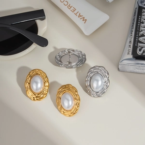 French retro oval heart stud earrings with pearls in gold and silver stainless steel