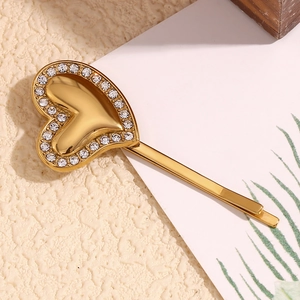 Polished 18K gold heart-shaped hair clip with sparkling rhinestones for women