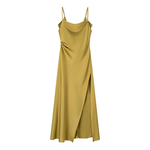 Elegantes goldenes Satin-Maxikleid mit Spaghettiträgern, Wasserfall-Ausschnitt und Schlitz
