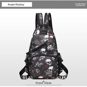 Brusttasche mit Totenkopf-Blumenmuster, Reißverschlusstaschen und Gurt