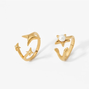 Adjustable golden star and pearl open rings set in minimalist stainless steel design