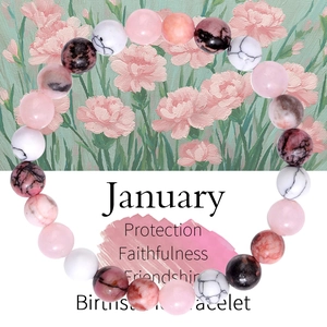 Detail der Geburtssteinkarte für Januar mit Nelkenkunst und 8mm Natursteinarmband