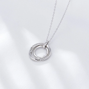 Elegant S925 sterling silver necklace featuring interlocking double ring pendant with diamonds