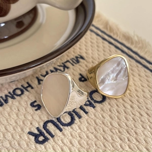 Minimalist 925 sterling silver rings with triangular shell inlay in gold and silver finish