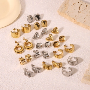 Chic gold and silver stainless steel earrings set with pearls and star engraving