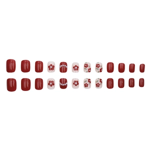 Unghie finte camelia bordeaux con fiori bianchi e perle, set da 24 pezzi quadrati