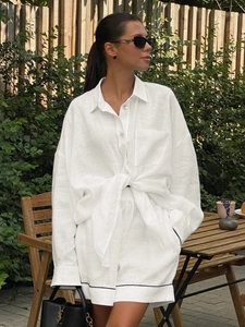 Ensemble chemise et short en lin blanc pour femme avec bordure contrastée et nœud