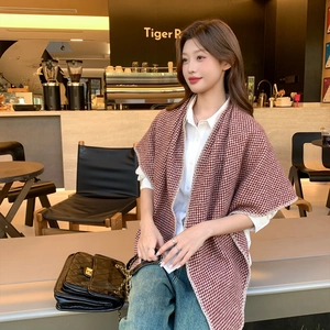 Thick wavy knit shawl scarf with red and white houndstooth pattern for winter fashion