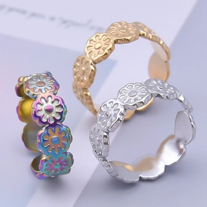 Adjustable daisy flower stainless steel rings in gold, silver and rainbow finishes