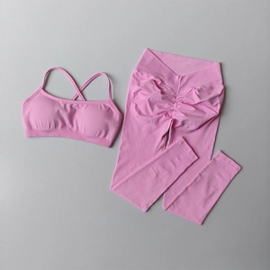 Ensemble de yoga rose sans couture avec brassière croisée et leggings push-up