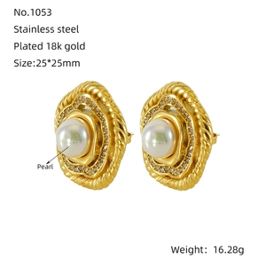Detailed specs for 18k gold plated stainless steel pearl earrings size 25x25mm and 16.28g
