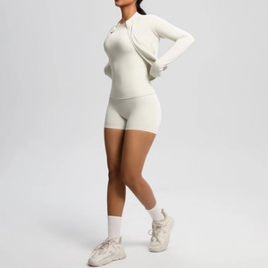 Ensemble de sport 3 pièces avec veste zippée, débardeur et short taille haute couleur avoine