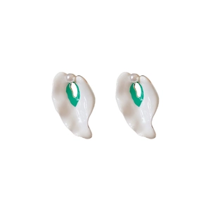 Vintage style enamel petal earrings with white pearls in green and white finish