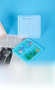 Vue détaillée du moule en silicone pour plateau à bijoux et création en résine