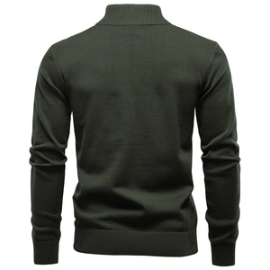Vue arrière du pull en maille vert foncé pour homme avec texture et coupe ajustée de qualité