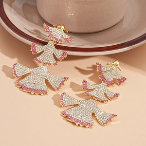 Luxurious gold fan-shaped chandelier earrings with pink and white crystal rhinestones