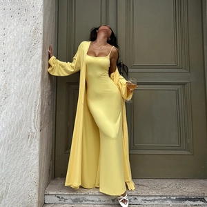 Ensemble robe longue jaune moulante et cardigan long assorti pour femmes