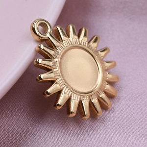 Minimalist 304 stainless steel golden sun pendant with rays for DIY jewelry making