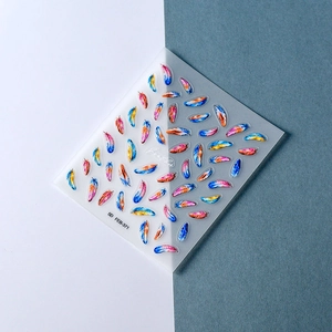 Détails des stickers 5D FEB-371 avec motifs de plumes colorées en dégradé relief