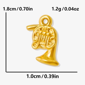 Detail view of 304 stainless steel horn pendant with size 1.8x1.0cm and weight 1.2g