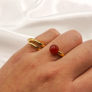 Anelli doppi minimalisti in acciaio inossidabile placcato oro 14K con perla di agata rossa
