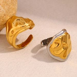 Minimalist irregular lava style 18K gold snake head open ring with liquid metal texture