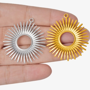 304 stainless steel sun pendant in gold and silver finish for DIY necklace making