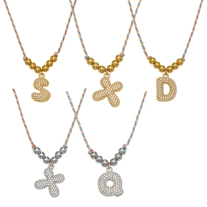 Colliers en corde colorée avec pendentifs lettres en cristal brillant en or et argenté