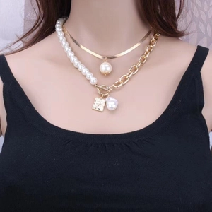 Two-layer gold snake chain necklace with baroque pearls and square portrait pendant charm