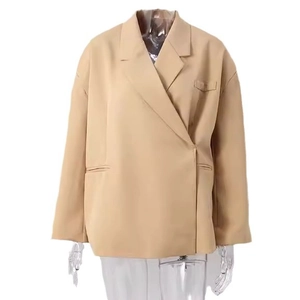 Blazer femme kaki clair avec col à revers, manches longues et boutons simples