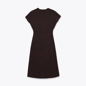 Abito midi in maglia marrone scuro con girocollo e maniche corte per uno stile chic unico