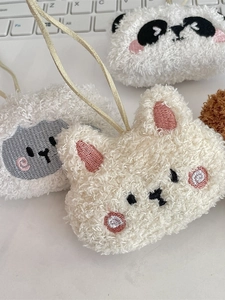 Simpatici ciondoli di peluche di gatto, pecora e panda per borse e regali