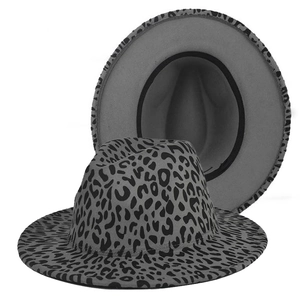 Cappello fedora jazz a tesa larga con stampa leopardata grigia e texture effetto lana