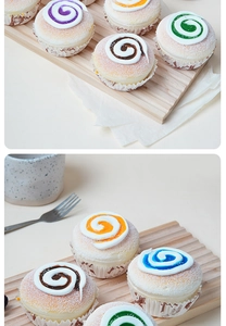 Vue détaillée de cupcakes assortis en mousse PU sur un plateau de service en bois