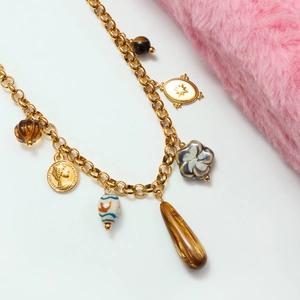 Collier chaîne vintage dorée avec pierre oeil de tigre et pendentifs pièces Elizabeth