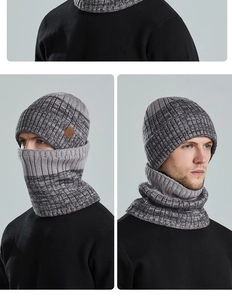 Detail van grijze gebreide muts en nekwarmer set met zachte fleece voering voor winter