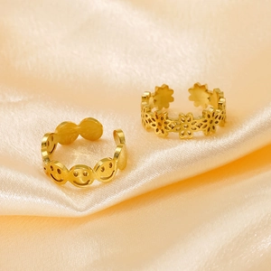 Bagues ajustables en titane plaqué or 18 carats avec fleur évidée et smiley