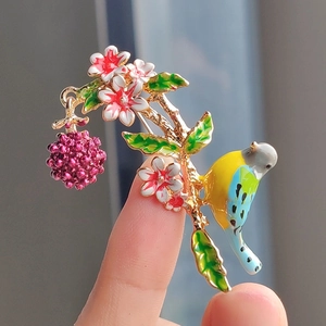 Enamel Bird Flower Raspberry Brooch Alloy Pastoral Style Animal Pin Decorative Vintage Jewelry For Women
