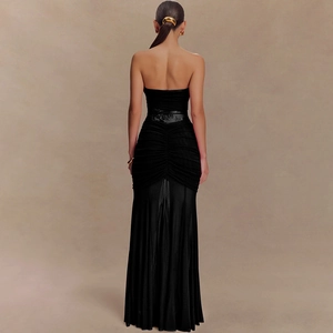 Detail of sexy backless lace拼接 dress with elegant ruching and floor-length drape design