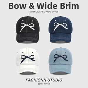 Set mit 4 Denim-Baseballcaps mit Schleifenstickerei und breiter Krempe in Farben