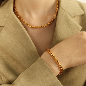 Minimalist 18k gold plated stainless steel necklace and bracelet set for women